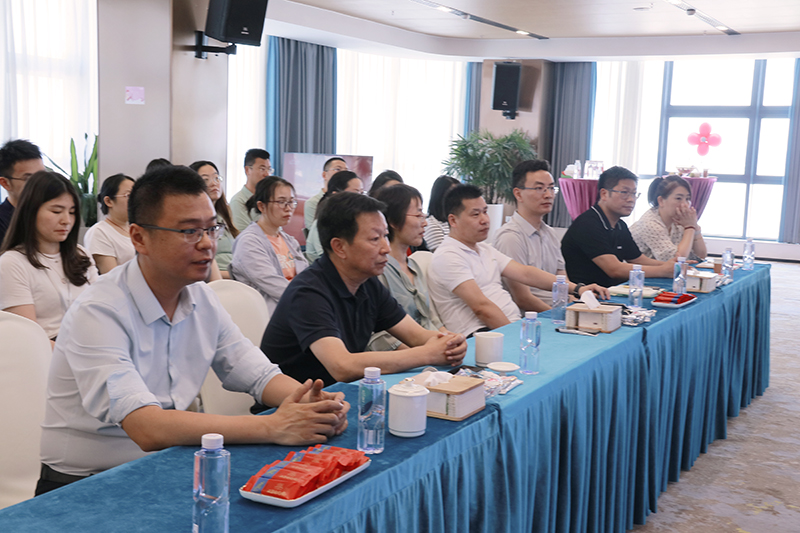 二十一载 智造未来丨贺40001百老汇股份廿一诞辰，再启新篇